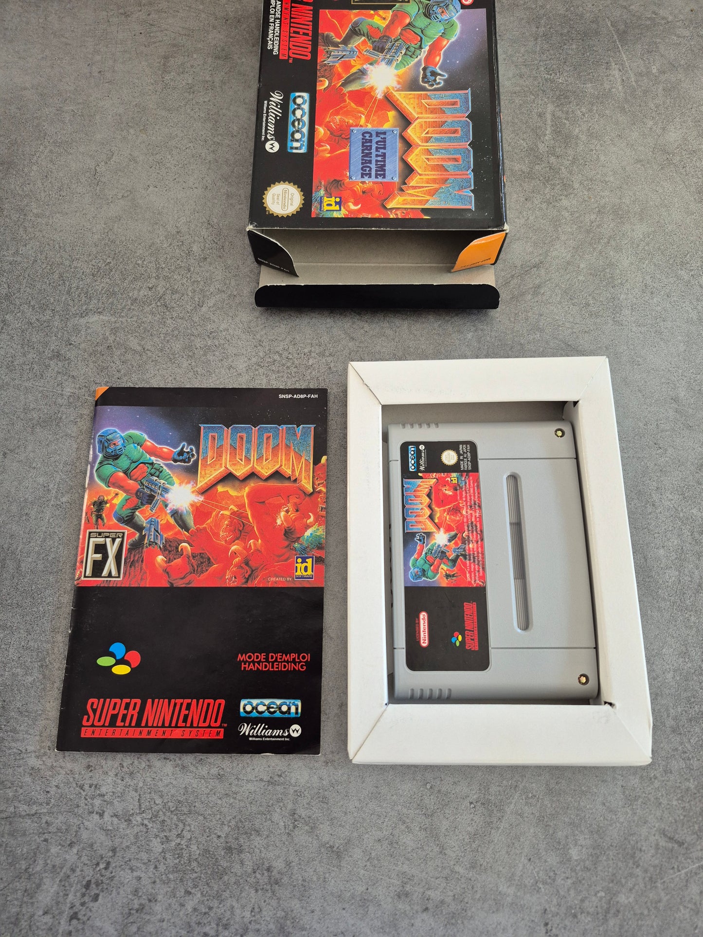 DOOM Super Nintendo SNES Boîte Jeu notice complet TBE OCEAN