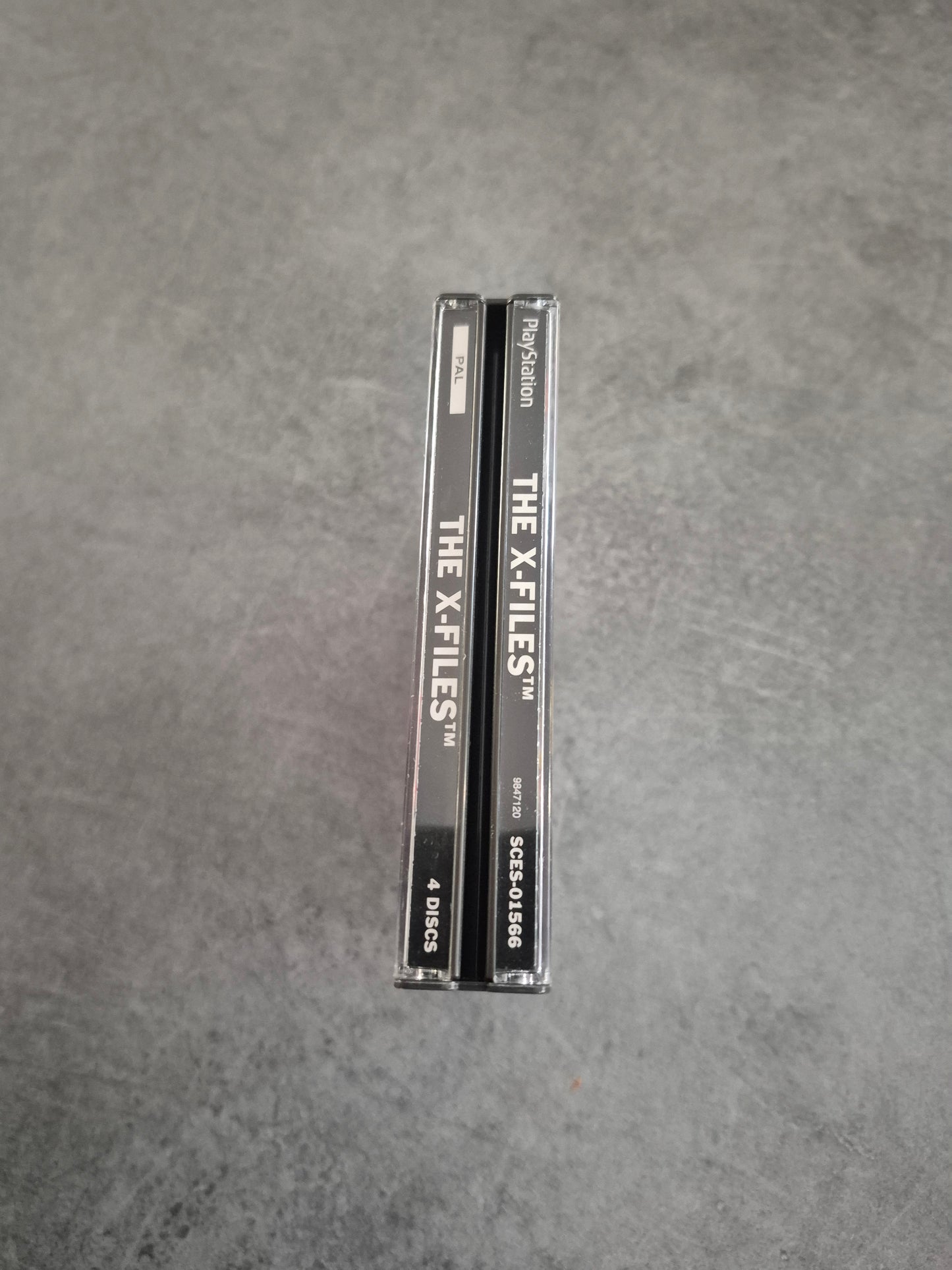 The X-Files - Jeu Playstation 1 PS1 - version Française 4CD Complet Black label